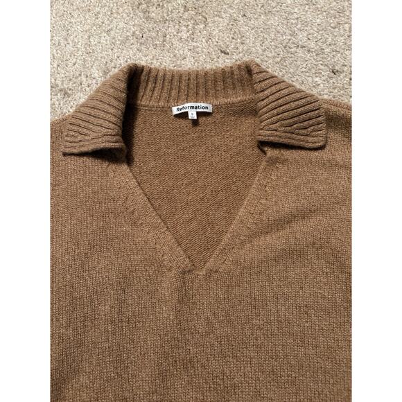 Reformation Beckie Cashmere Collared V Neck Sweater in Panko Camel Beige Tan - Picture 7 of 11